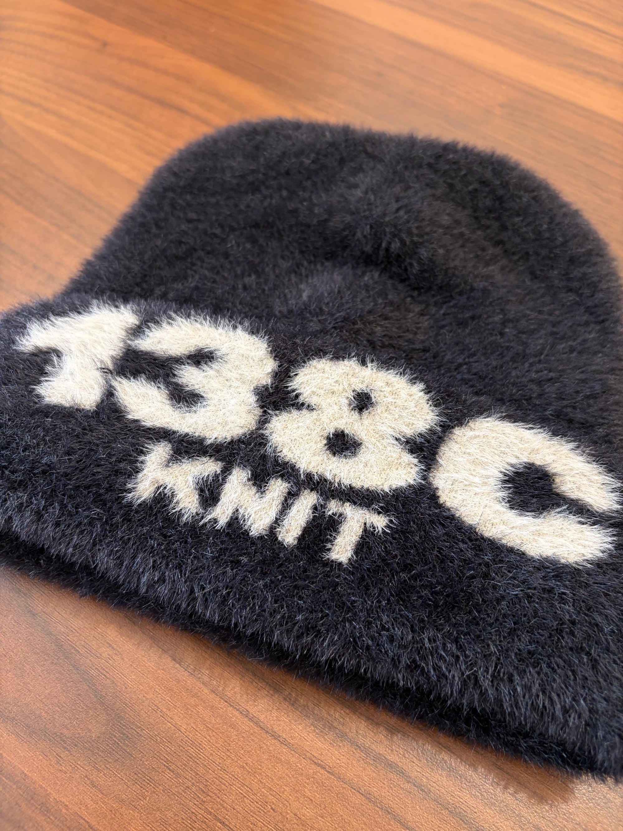 138knitwear / Signature Love Knit Fuzzy Beanie